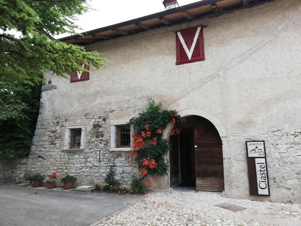 Villa Agritur Ciastel à Sanzeno Extérieur photo